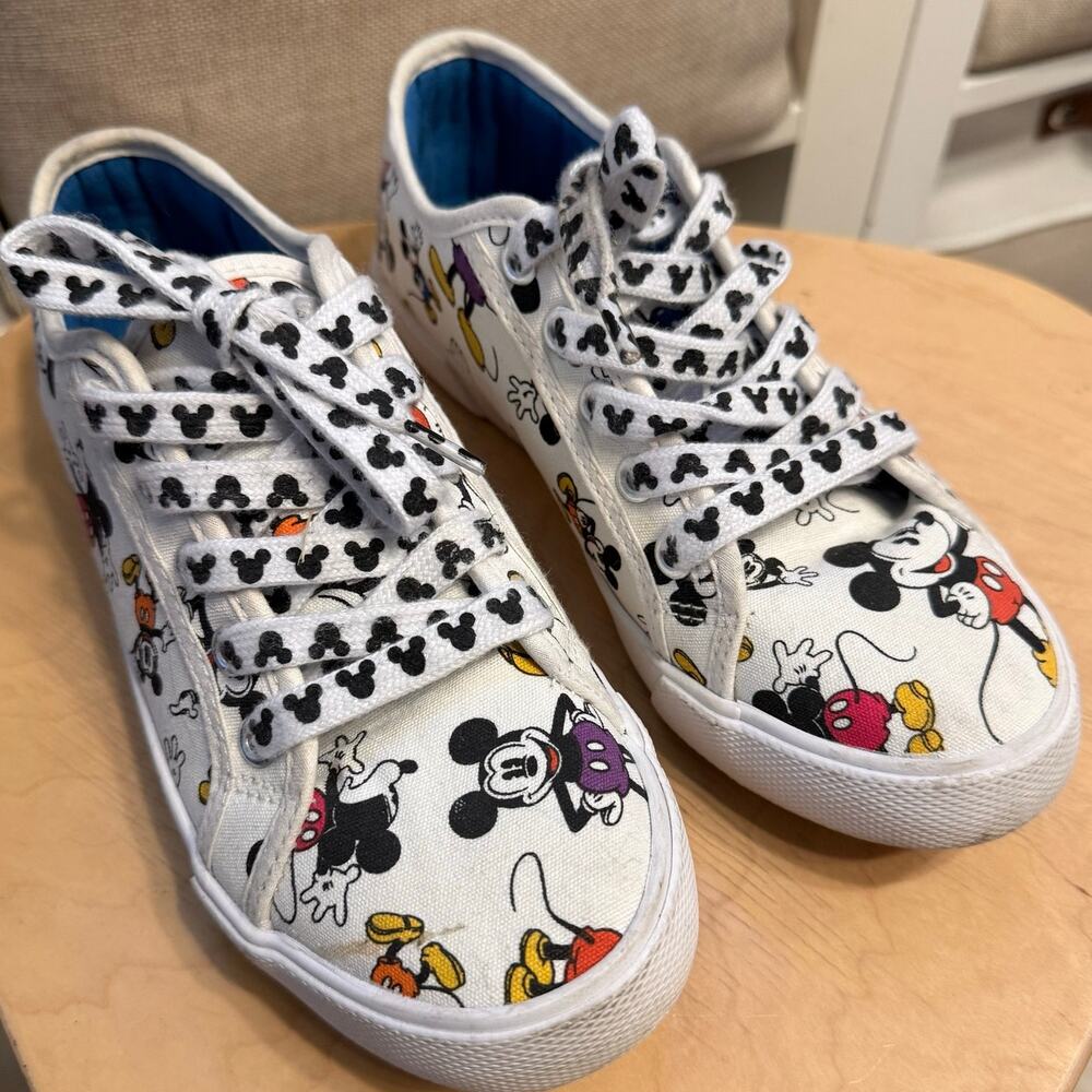 DISNEY PARKS SZ. 5 WOMEN MICKEY MOUSE LACE UP CANVAS SNEAKERS MOUSE EAR SHOELACE